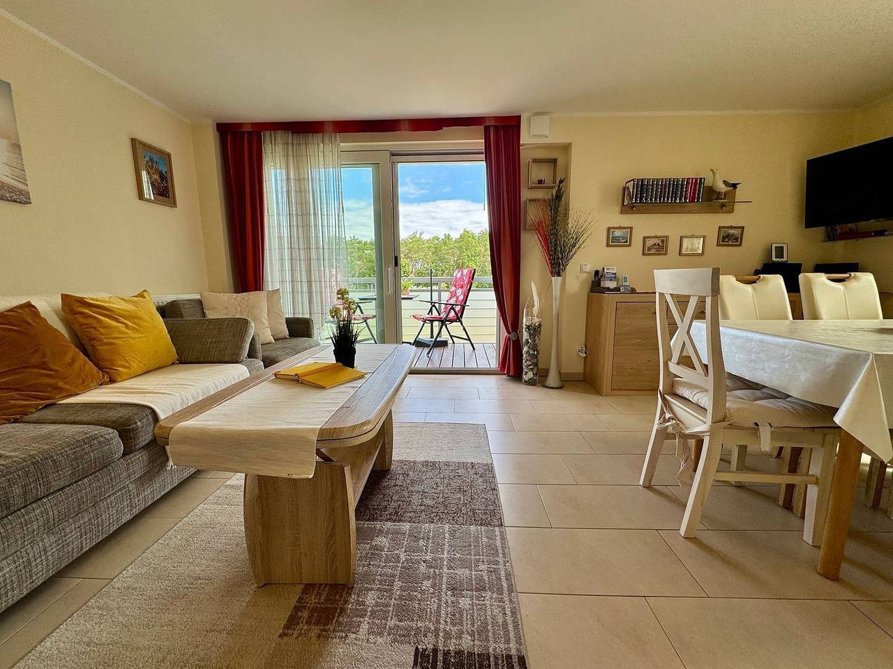 Ganze Wohnung, Ferienwohnung mit Balkon direkt hinter dem Deich. in Dierhagen Strand, Dierhagen