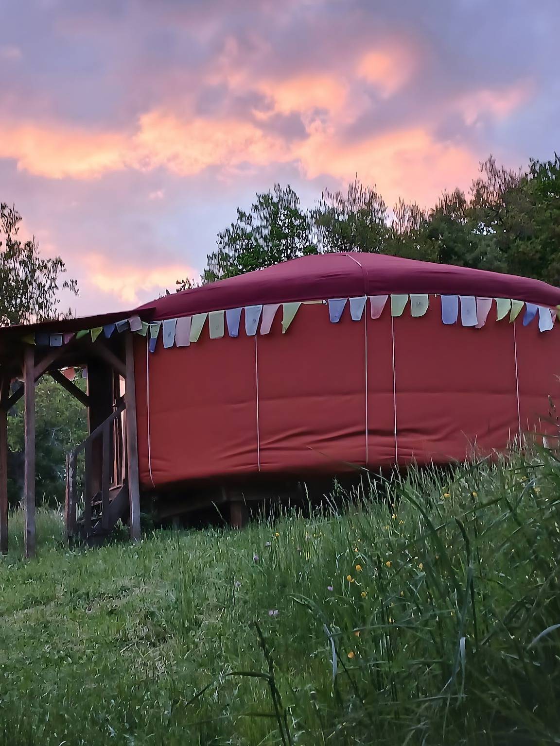 Chambre d’hôtes « Yourte » avec vue sur la montagne et jardin partagé in Beaulieu (Haute-Loire), Haute-Loire
