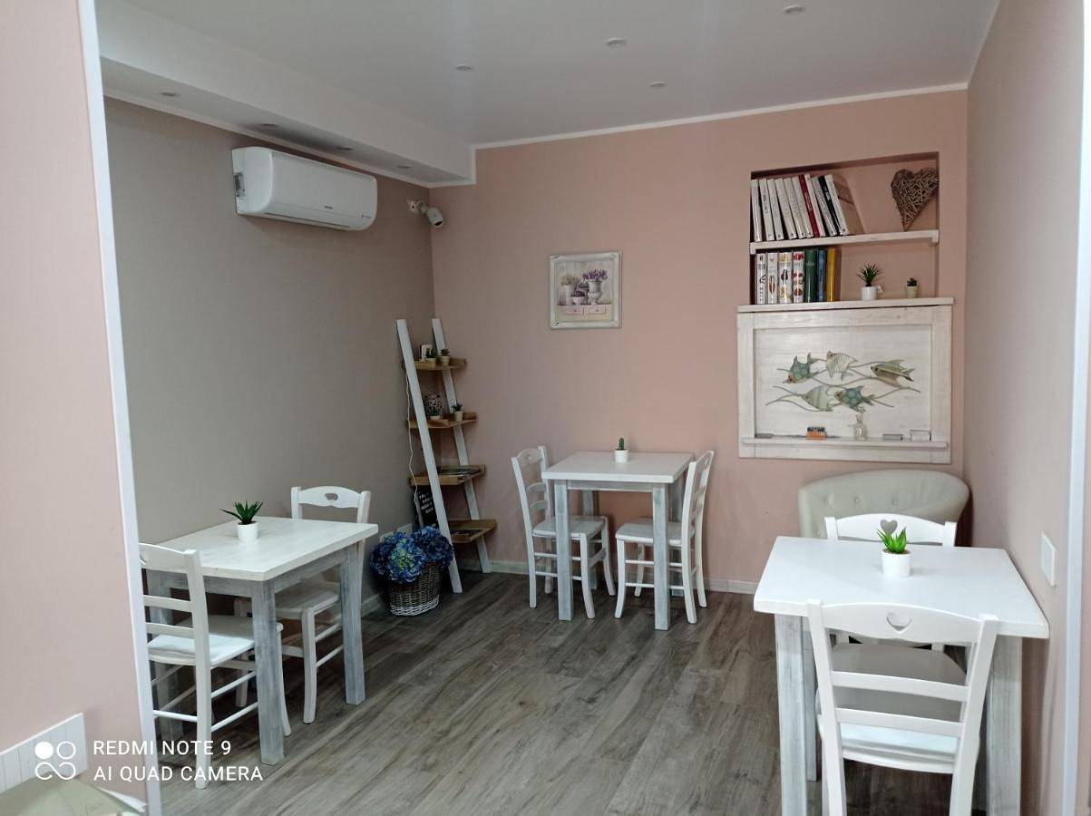Triple Room with Private Bathroom in Tortolì, Province de Ogliastra