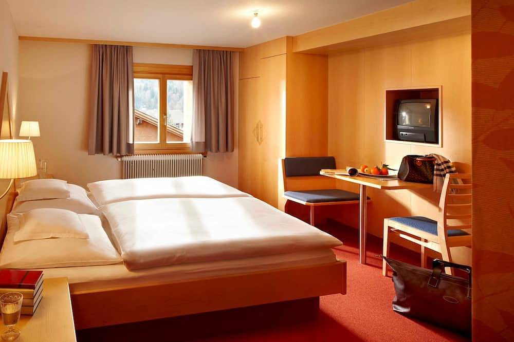 Dreibettzimmer mit Halbpension - Hotel Wirtshaus Taube in Bizau, Bregenzerwald