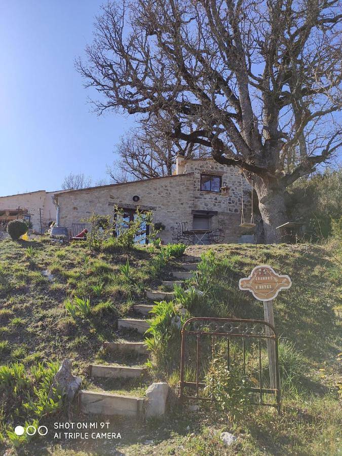 Gîte pour 3 personnes, avec terrasse ainsi que vue et jardin dans Gorges Du Verdon Rougon - 4