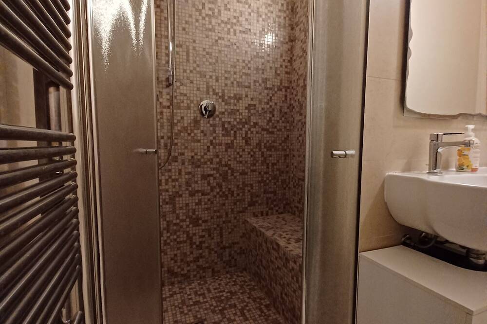 Ganze Wohnung, Verde Mare apartment with sea view surrounded by ancient olive trees animals allowed in Rosignano Marittimo, Etruskische Küste