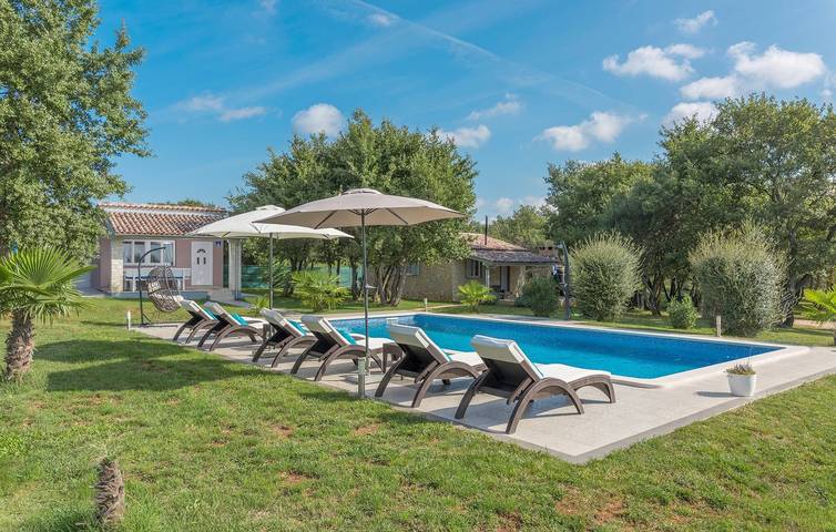 Location de vacances pour 8 personnes, avec piscine et jardin à Bale (Croatie) - 3