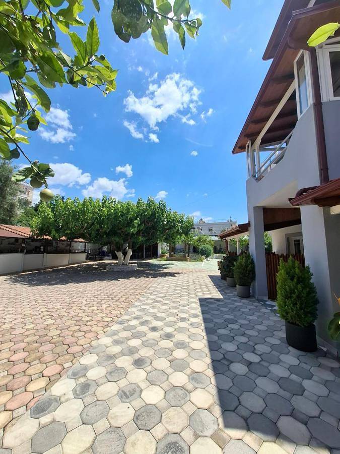 Yard Paradise Rooms in Dhërmi, Himarë
