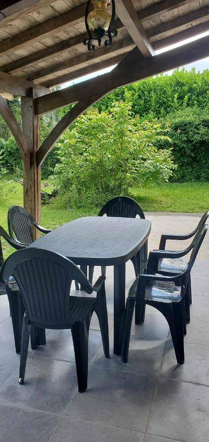 Location de vacances pour 5 personnes, avec vue ainsi que terrasse et jardin à Saint-Martin-de-Ribérac - 3