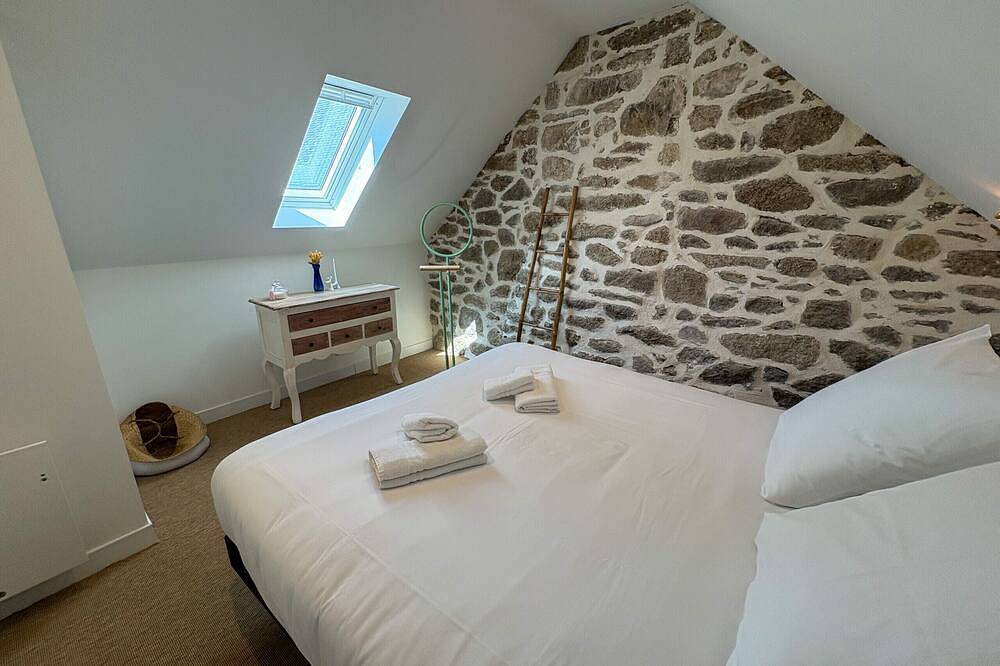 New - Beautiful renovated stone house in Lanildut, Brest und Umgebung