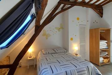 Gîte pour 2 personnes, avec jardin et piscine à Fajoles