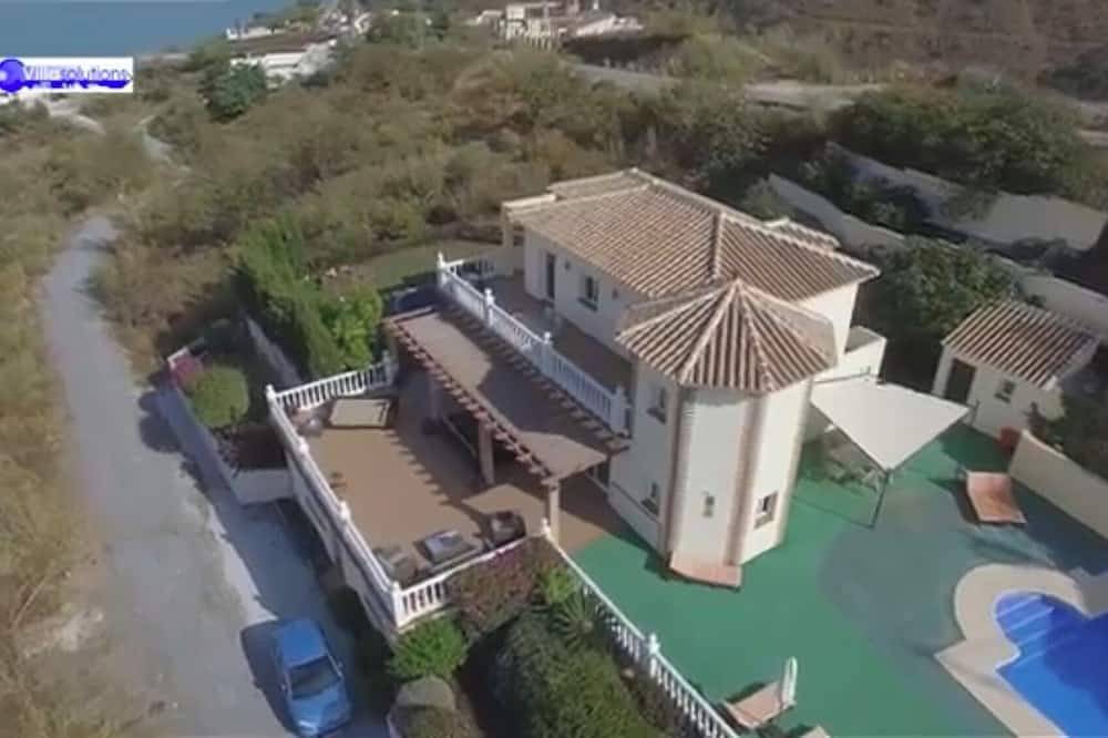 Stunning Villa with a Private Pool, Panoramic views of Lake Vinuela in Los Romanes, Viñuela