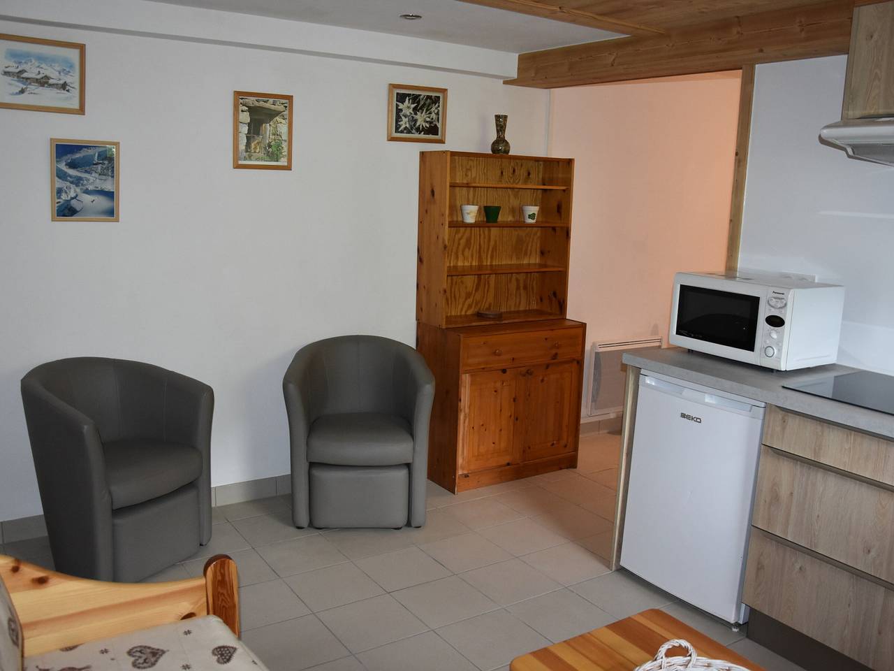 Entire apartment, Peaceful chalet with terrace, pets welcome, 4 pax in Pralognan-la-Vanoise, Massif de la Vanoise