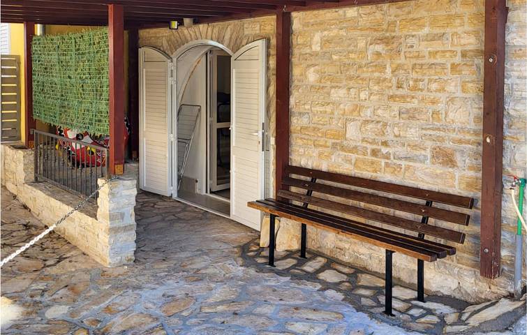 Ferienwohnung für 4 Personen, mit Terrasse, mit Haustier in Grad Šibenik - 2