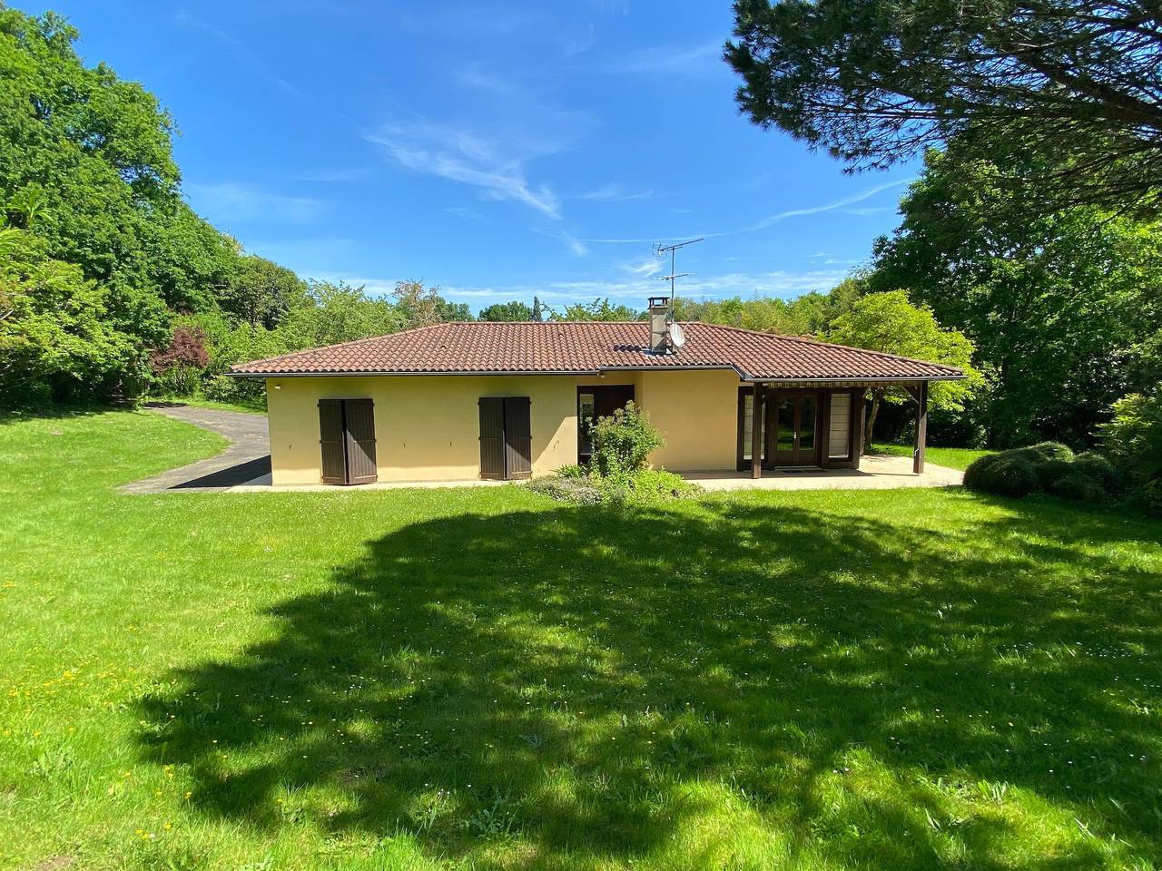 Casa vacacional 'Villa Moutiques' con terraza privada, jardín privado y Wi-Fi in Cazaubon, Gers