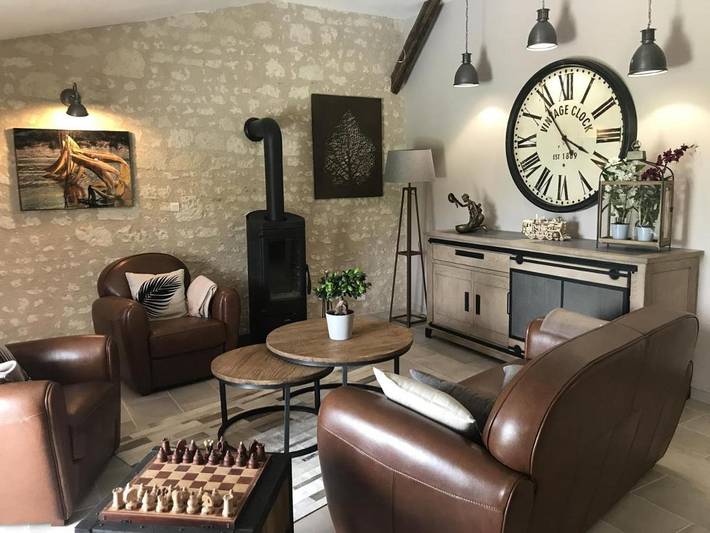 Location de vacances pour 4 personnes, avec jacuzzi ainsi que jardin et piscine à Bournand - 4