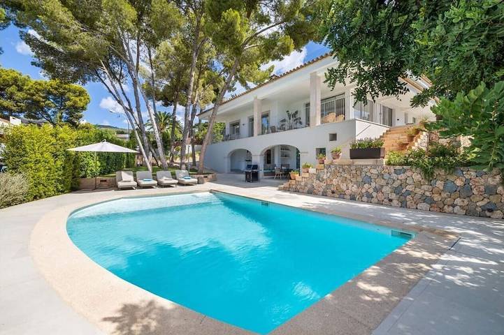 Ferienhaus für 12 Personen, mit Balkon und Whirlpool sowie Garten in Cas Catala
