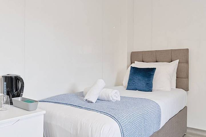 Ganze Wohnung, Private En-Suite Studio with Tv, Fridge & Free Parking in Swansea, Swansea und Umgebung