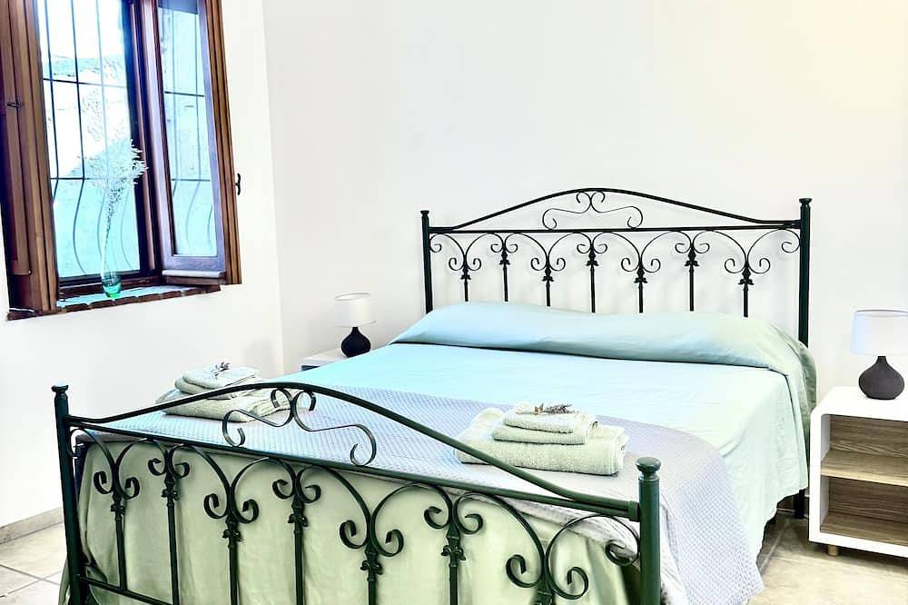 Entire apartment, Tramonti e Mare - relax in the historic center just a stone's throw from the sea in Scalea, Tyrrhenian Coast Kalabria