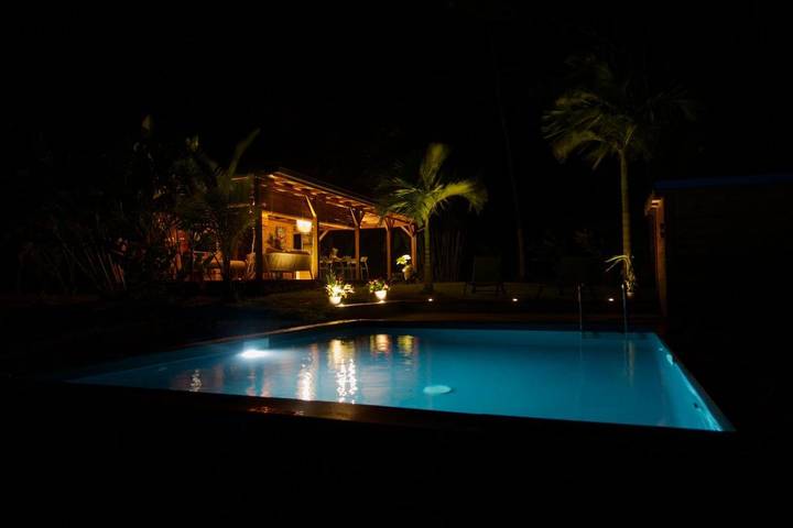 Villa pour 4 personnes, avec piscine ainsi que vue et jardin, animaux acceptés