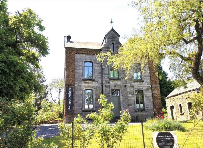 Maison de vacances pour 14 personnes, avec vue ainsi que sauna et jardin à Wellin