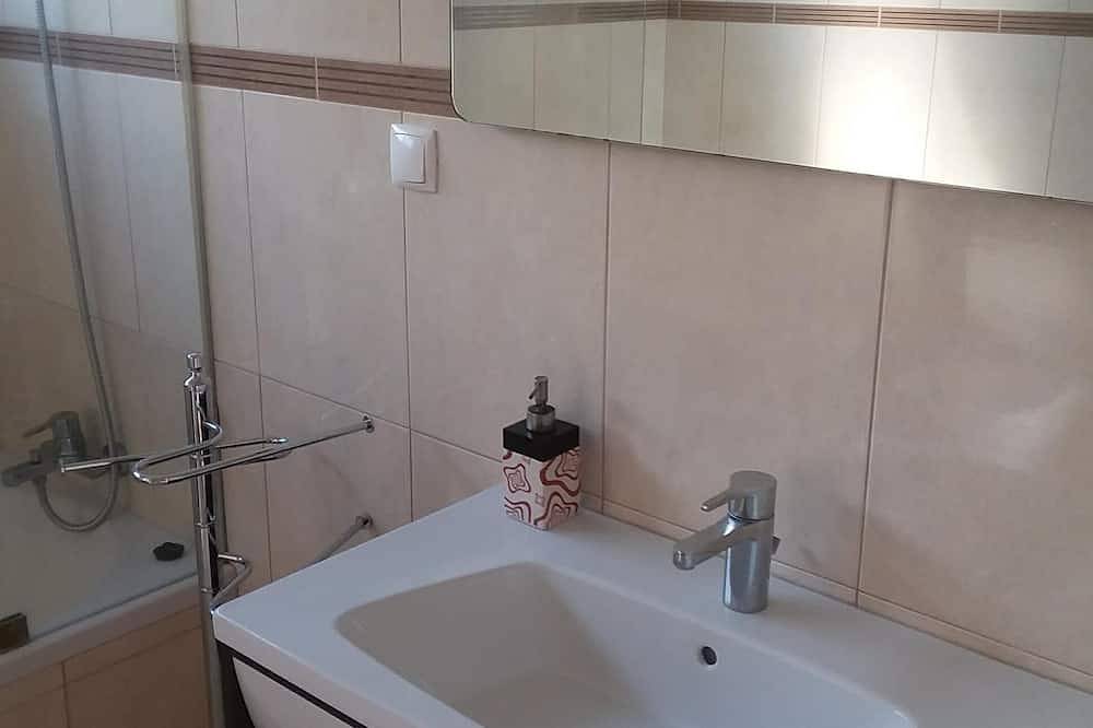 Islas Azores, Faial, frente al mar, casa de vacaciones en alquiler! Segunda planta. in Pedro Miguel, Faial