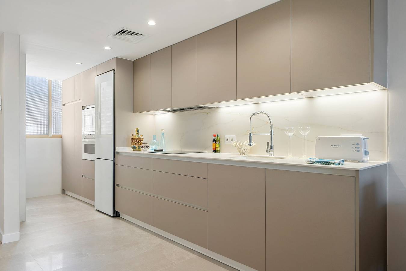 Appartement 'Pelicano' met zeezicht, wifi en airconditioning, foto 12