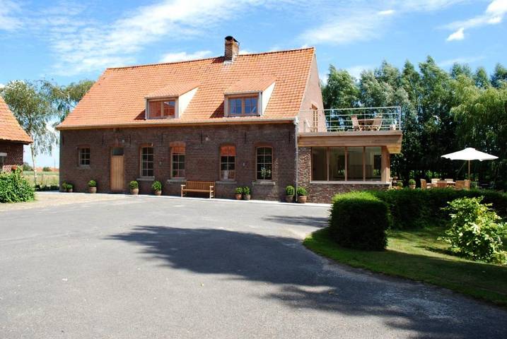 Chambre d’hôte pour 2 personnes, avec Terrasse et Jardin ainsi que Piscine et Vue à Poperinge
