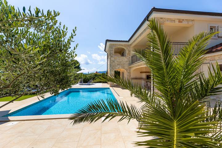 Ferienhaus für 12 Personen, mit Balkon und Garten sowie Pool in Pinezici - 2