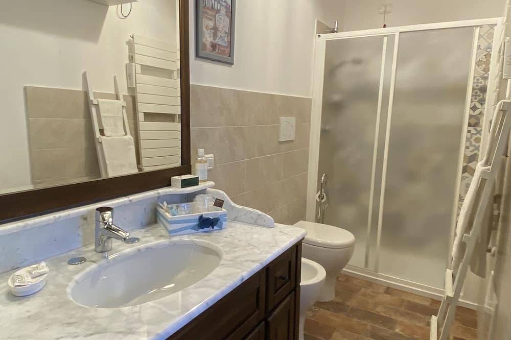 Ganze Wohnung, Cozy Accommodation in a Fantastic Hamlet in Lubriano, Viterbo Provinz
