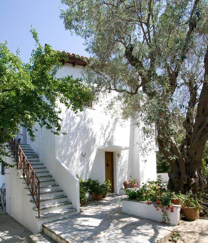 Ferienwohnung für 4 Personen, mit Ausblick und Garten, kinderfreundlich auf Skiathos