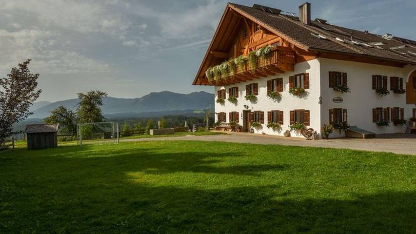 Ferienwohnung für 2 Personen, mit Balkon und Garten in Das Blaue Land