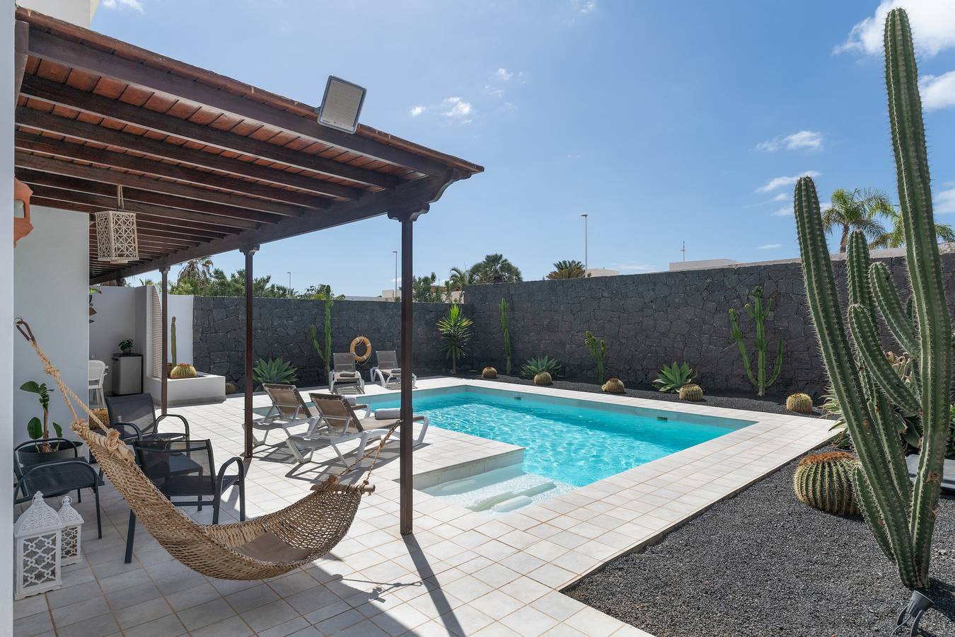 Villa de vacances 'Kalima' avec vue sur les montagnes, Wi-Fi et climatisation in Playa Blanca, Yaiza