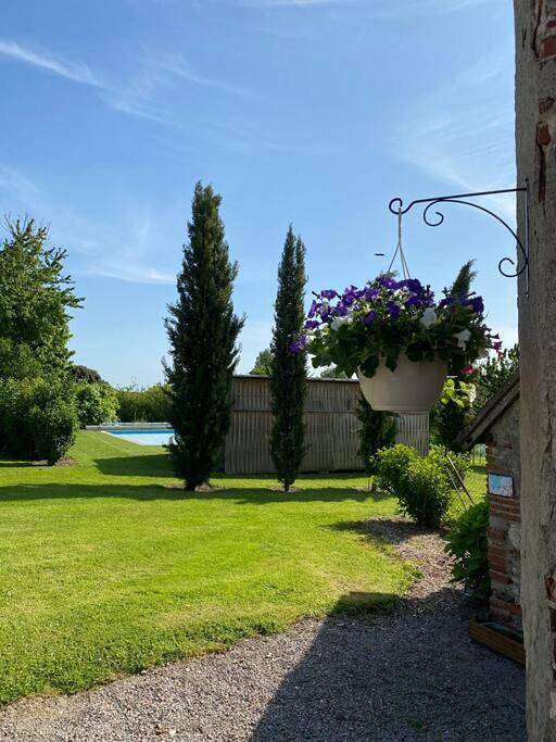 Location de vacances pour 4 personnes, avec piscine et jardin dans Louchy-Montfand - 2