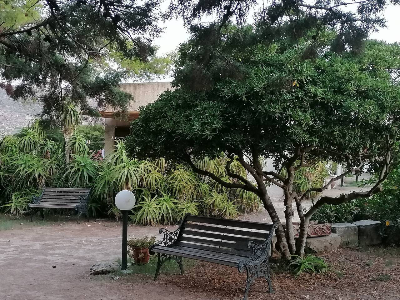Villa 'La Pineta' con giardino condiviso e Wi-Fi in Favignana città, Favignana