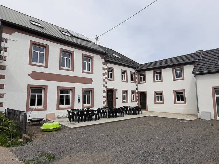Ferienhaus für 30 Personen, mit Balkon/Terrasse und Terrasse in der Südeifel