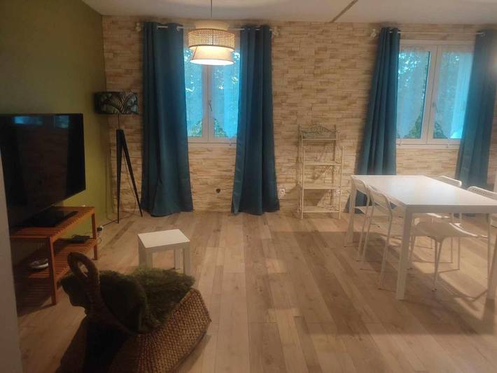 Gîte pour 4 personnes, avec vue à L'Isle-d'Abeau - 3