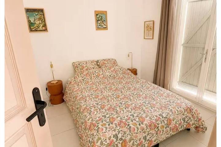 Renovated house in the city center, with a garden and private parking—ideal for exploring the city in Angoulême, Charente