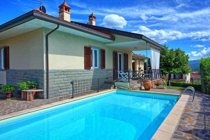 Villa pour 10 personnes, avec piscine et balcon, animaux acceptés - 1
