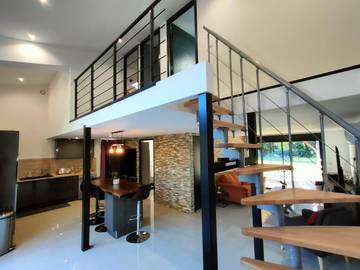 Gîte pour 6 personnes, avec piscine ainsi que vue et jardin, animaux acceptés à Camélas