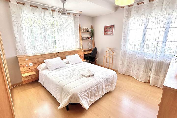 Villa con Piscina Privada, Gran Jardín y Ocio a 20 min de Madrid in Navalcarnero, Área Metropolitana de Madrid