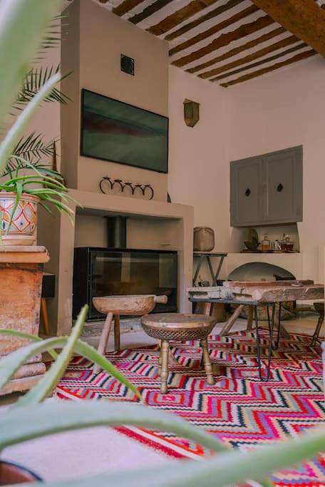 Location de vacances pour 10 personnes, avec piscine ainsi que terrasse et vue, animaux acceptés à Goult - 3