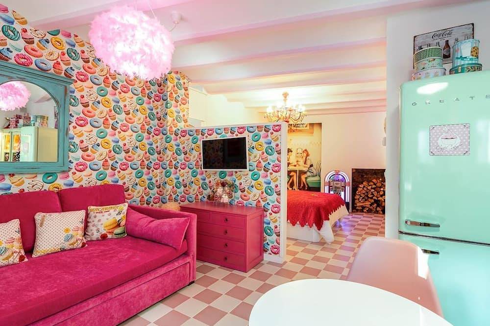 Appartement entier, The 50's Suite. Barbie's summer house. Bathtub and jukebox in Corcubión, Costa da Morte