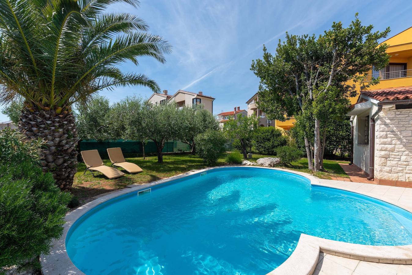 "Villa Seashell" nearby Pula - Crovillas in Premantura, Costa sur de Istria