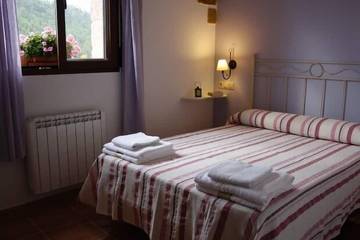 Casa Rural Con Piscina para 14 Personas en Fuentes de Rubielos, Provincia de Teruel, Foto 4