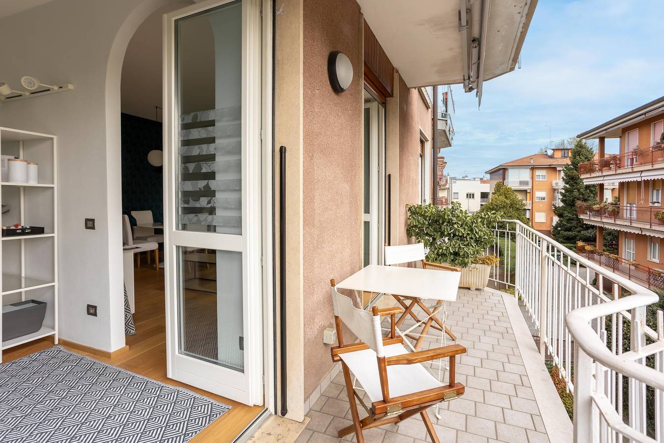 Ganze Wohnung, Ferienwohnung 'Suite 51 - Arona' mit Balkon, Wi-Fi und Klimaanlage in Arona (Lago Maggiore), Arona Gemeinde