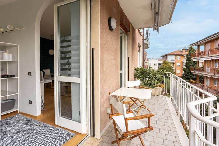 Ganze Wohnung, Ferienwohnung 'Suite 51 - Arona' mit Balkon, Wi-Fi und Klimaanlage in Arona (Lago Maggiore), Arona Gemeinde