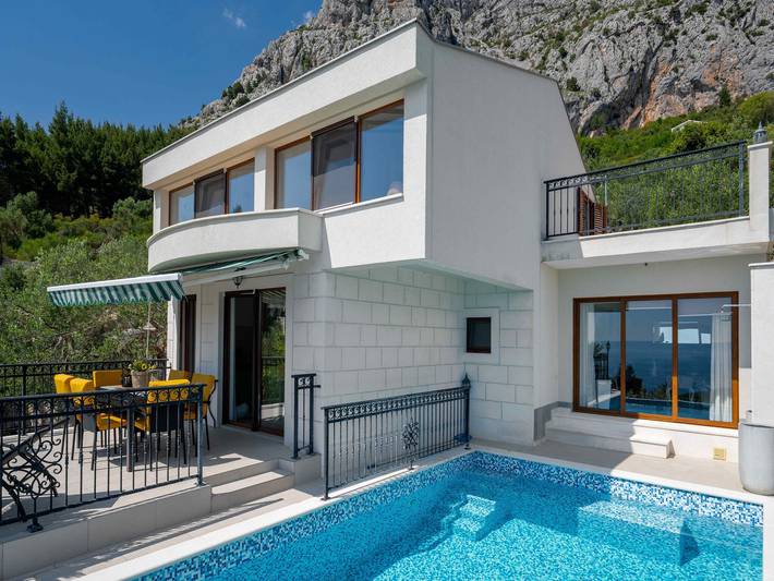 Villa für 6 Personen, mit Garten und Terrasse sowie Pool in Makarska
