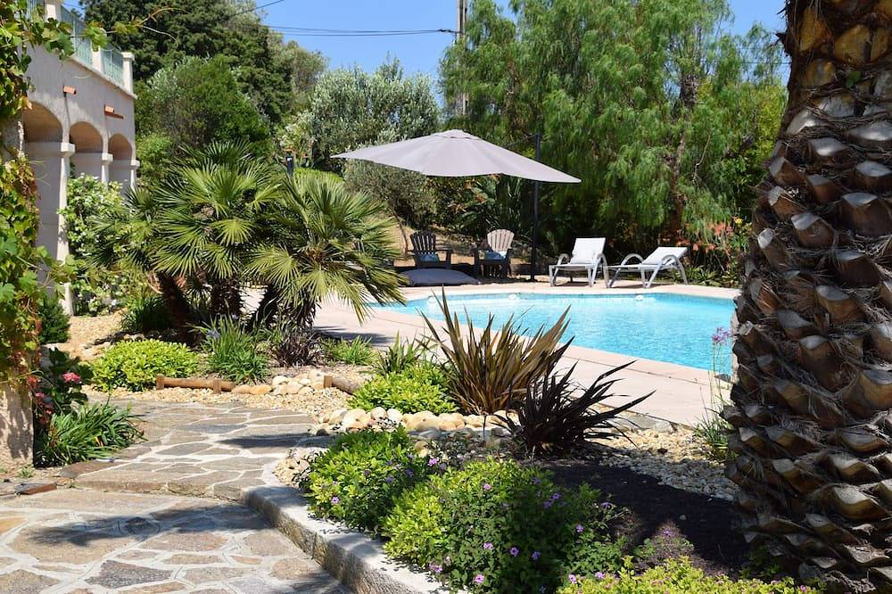 Sonderangebot - 25% vom 17. bis 24. August Villa 200 m2, Garten 1800 m2, Schwimmbad in La Madrague, Hyeres