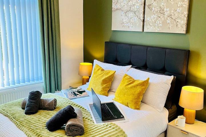 For a Lovely Stay in Preston Sleeps 7 with Parking in Preston, Lancashire