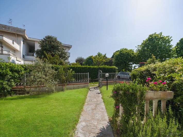 Location de vacances pour 7 personnes, avec terrasse et jardin dans Torre del Lago Puccini - 3