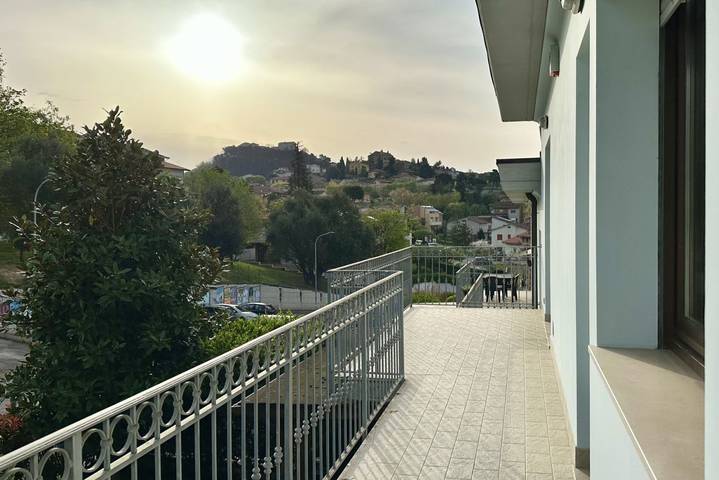 Ganze Wohnung, Ferienwohnung für 8 Personen mit Balkon/Terrasse in Castelfidardo, Ancona Provinz