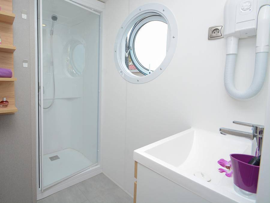 Camping La Pierre Verte - Mobilhome 4 personnes - Miami in Fréjus, Région de Draguignan