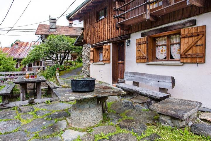Gîte pour 4 personnes, avec jardin en Savoie - 2